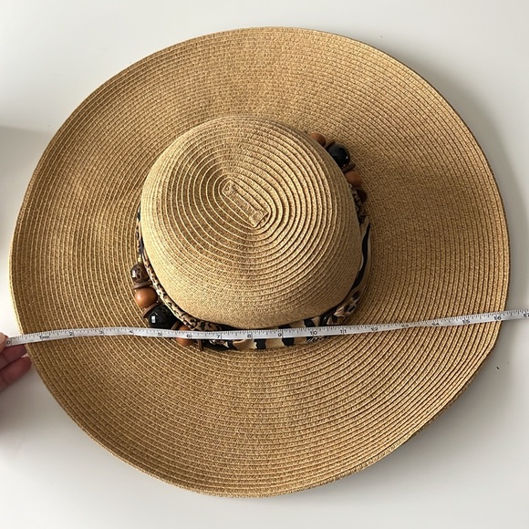Stylish Tan Wide-Brim Hat with Beaded Band - Picture 4 of 5